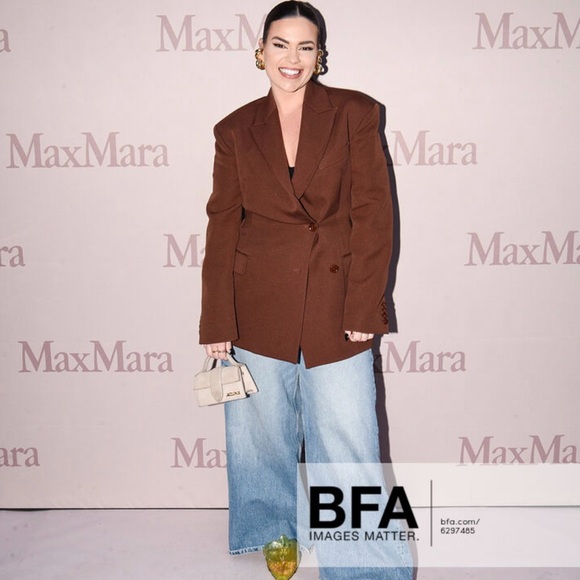 Meet your Posher, Pamella - Picture 1 of 1